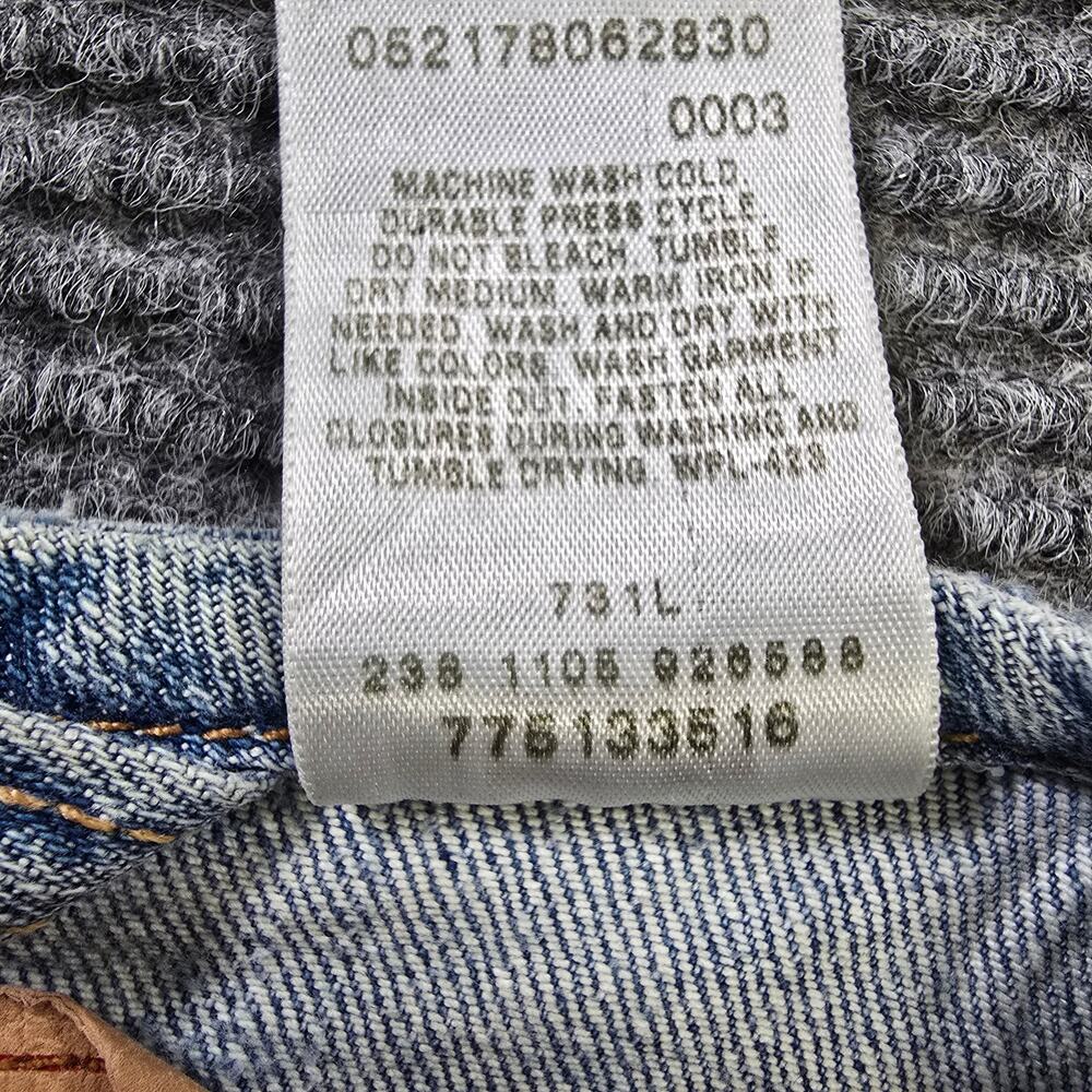 Levi’s Vest Womens Small Blue Denim Sleeveless Button Front Trucker - Picture 8 of 8